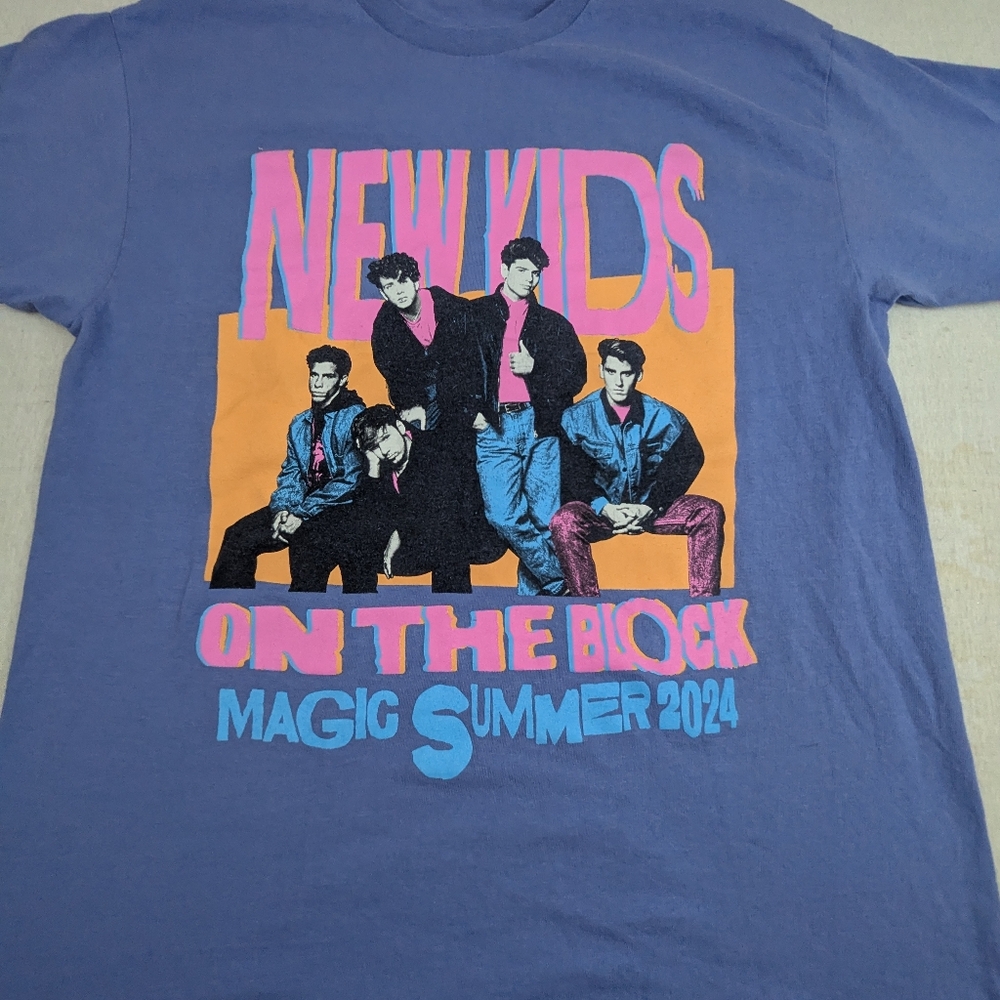 NKOTB 2024 Magic Summer Tour Purple Concert Tee With 80s Neon Colors Large - Picture 2 of 7